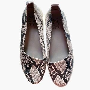 Naturalizer Snake Print Patrice Women's Loafers Almond Toe Comfort Shoes